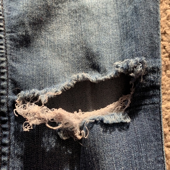 Hollister size 3short ripped skinny jeans. W26 L29 - Picture 2 of 12